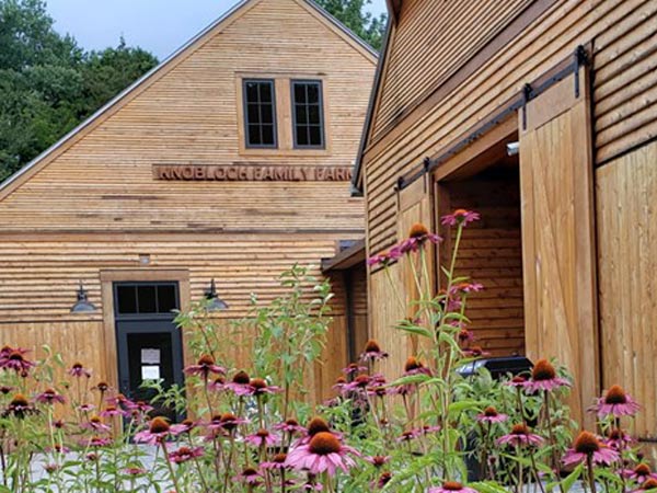 Summer Farmhouse Feature